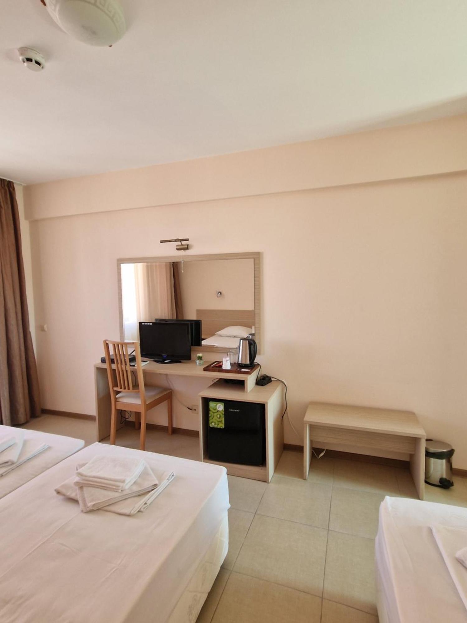 Александра Hotel สวิติ วลัส ภายนอก รูปภาพ