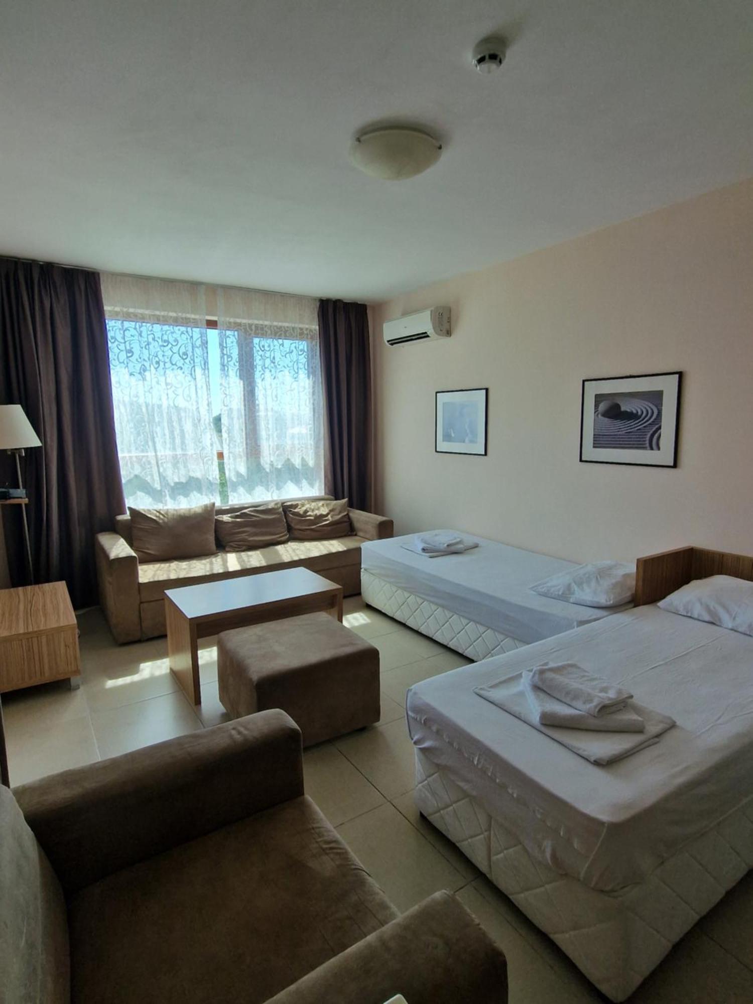 Александра Hotel สวิติ วลัส ภายนอก รูปภาพ