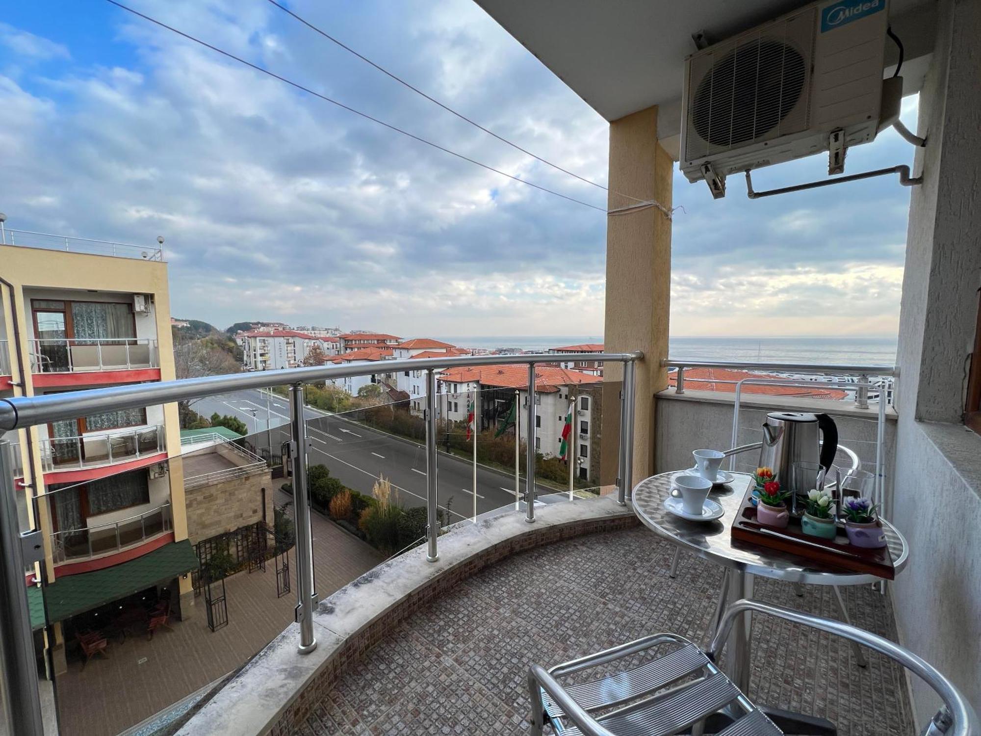Александра Hotel สวิติ วลัส ภายนอก รูปภาพ