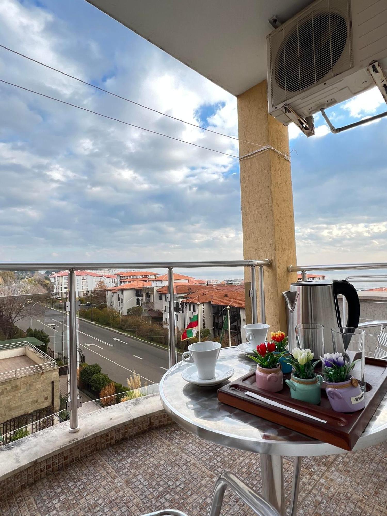 Александра Hotel สวิติ วลัส ภายนอก รูปภาพ