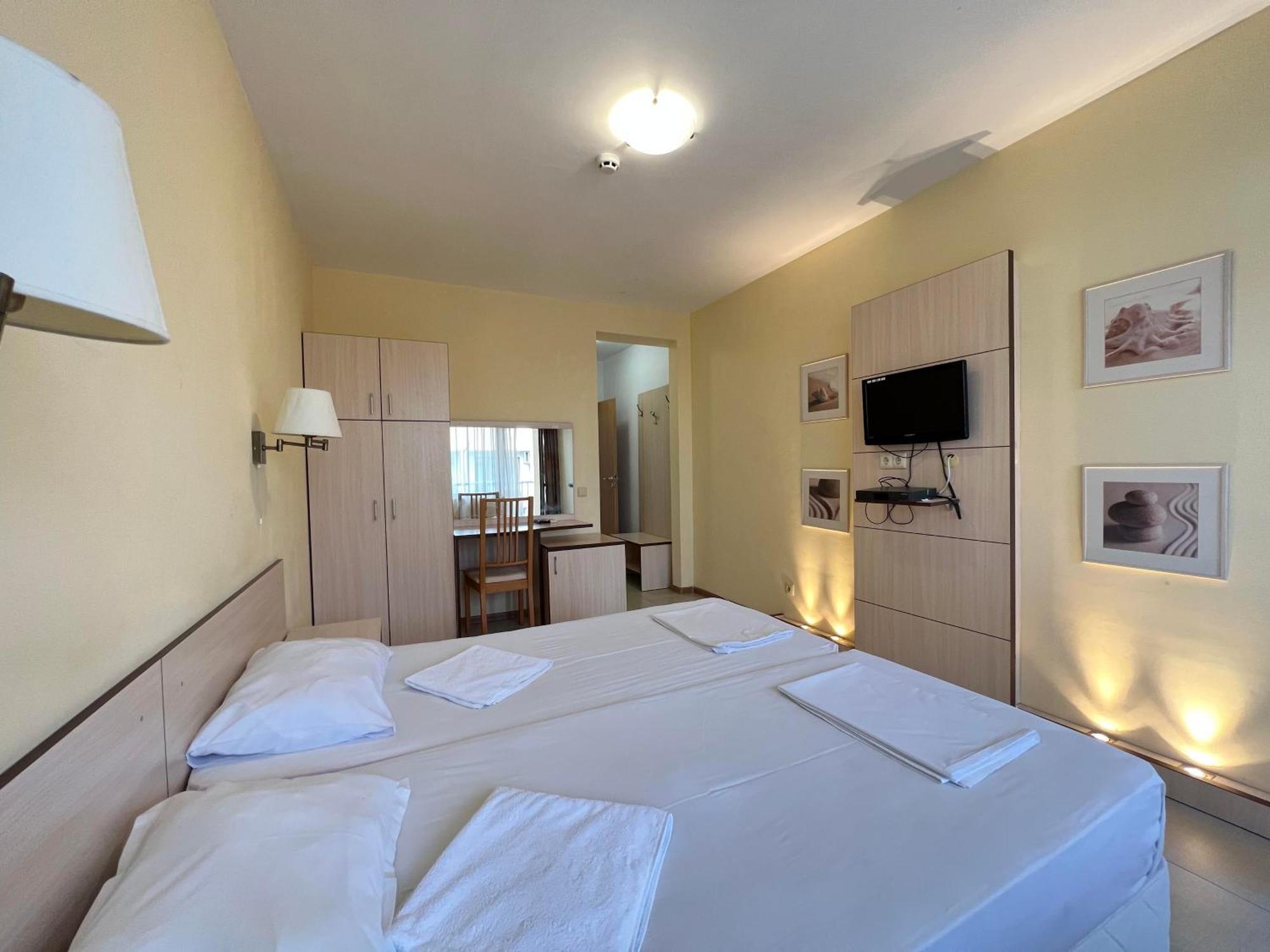 Александра Hotel สวิติ วลัส ภายนอก รูปภาพ