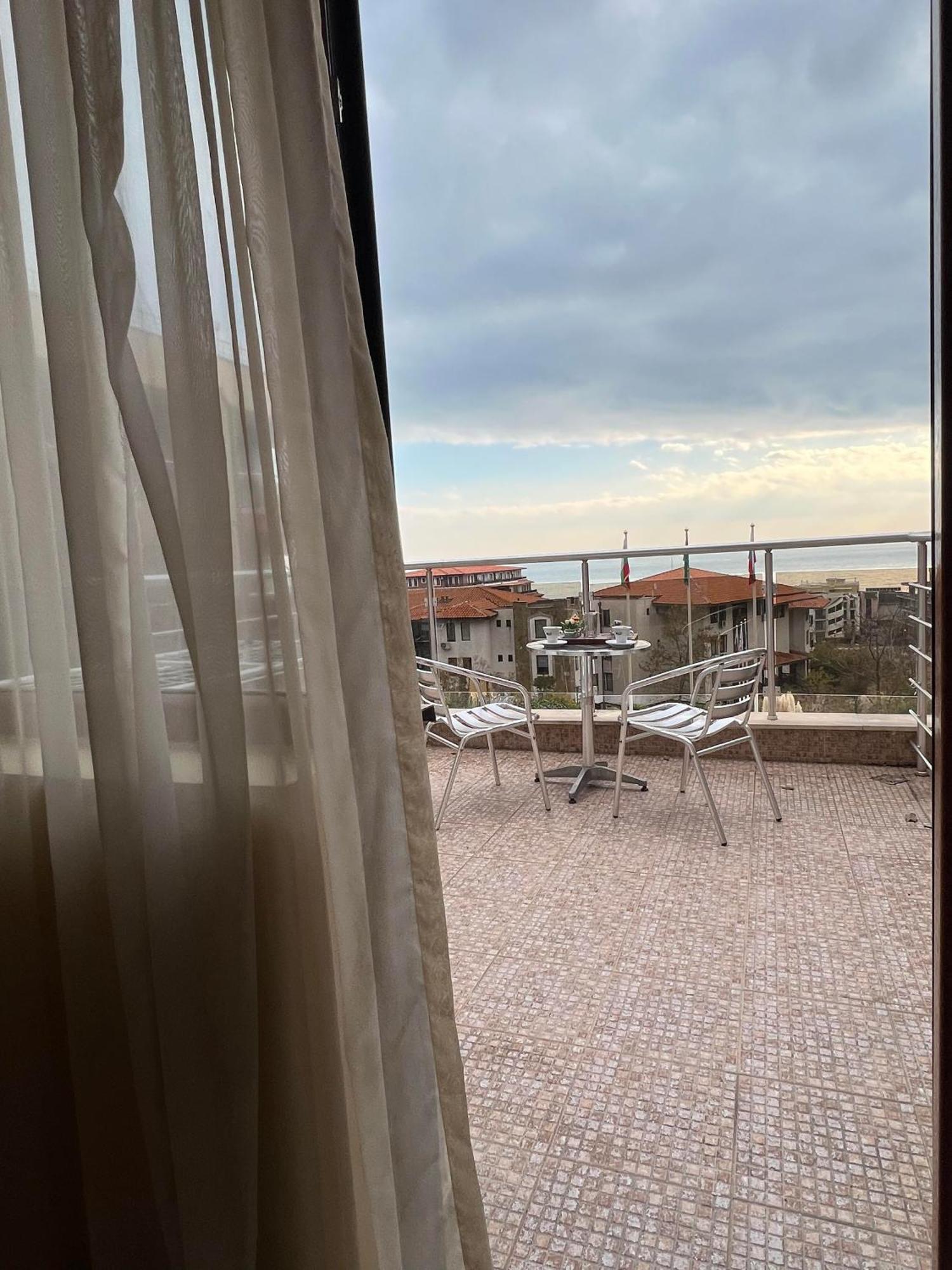 Александра Hotel สวิติ วลัส ภายนอก รูปภาพ