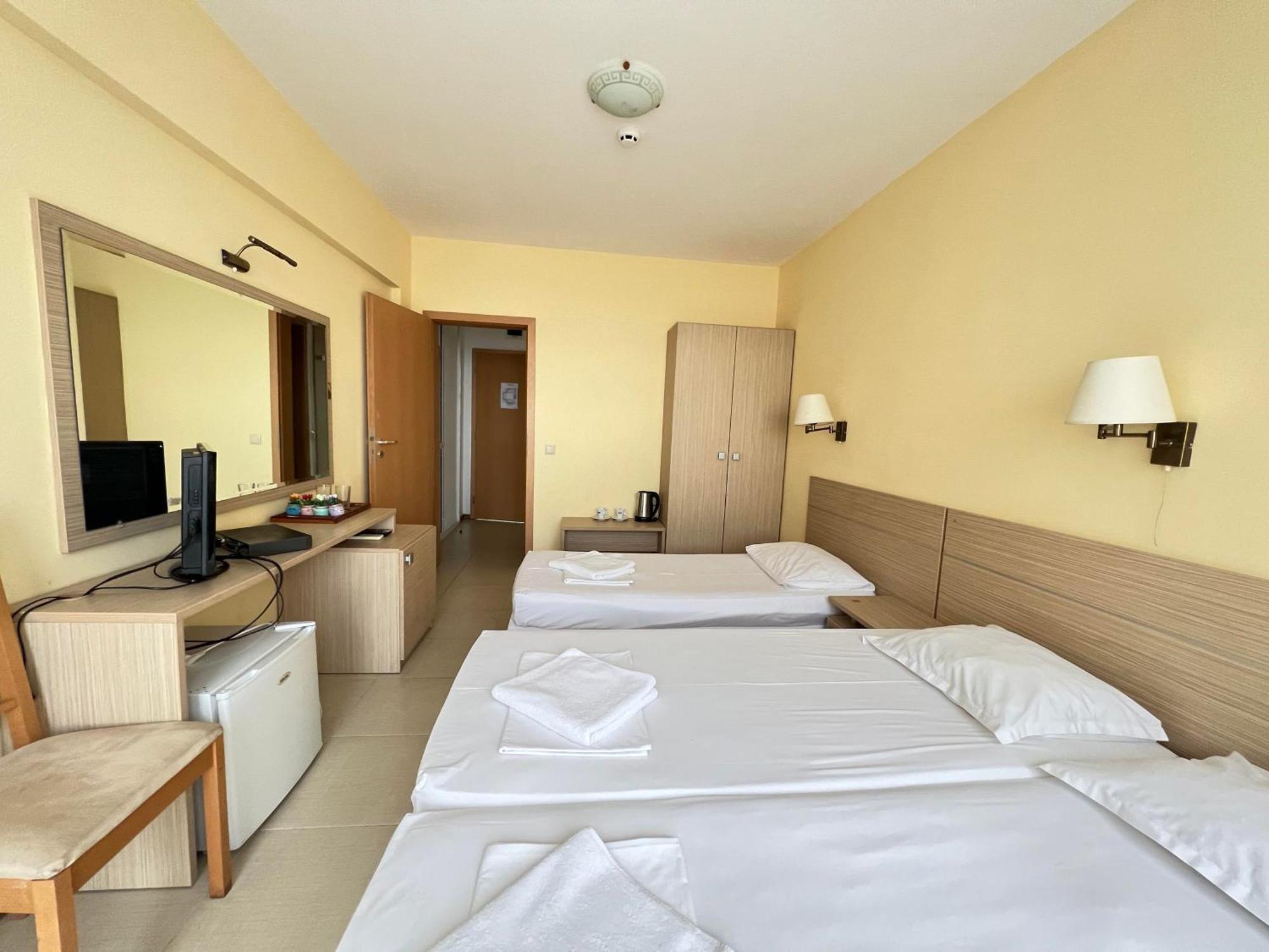 Александра Hotel สวิติ วลัส ภายนอก รูปภาพ