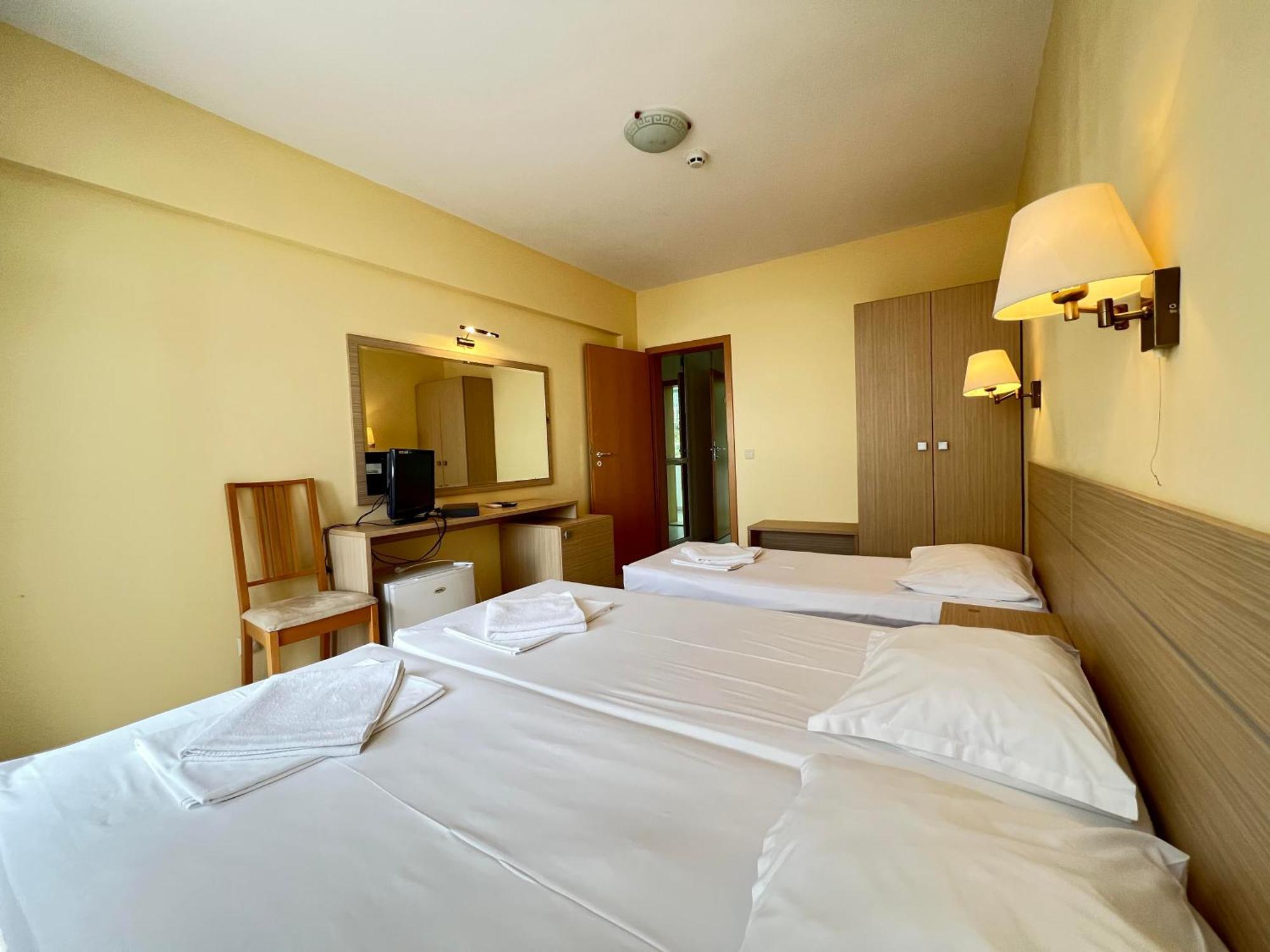 Александра Hotel สวิติ วลัส ภายนอก รูปภาพ