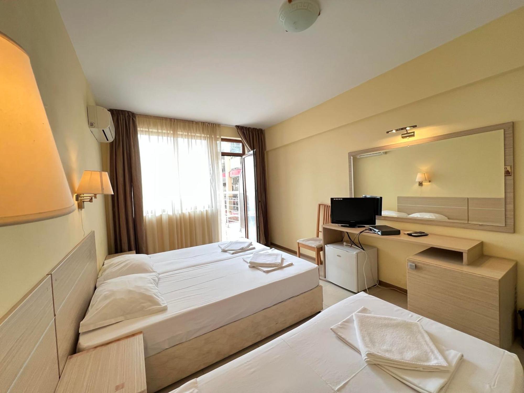 Александра Hotel สวิติ วลัส ภายนอก รูปภาพ