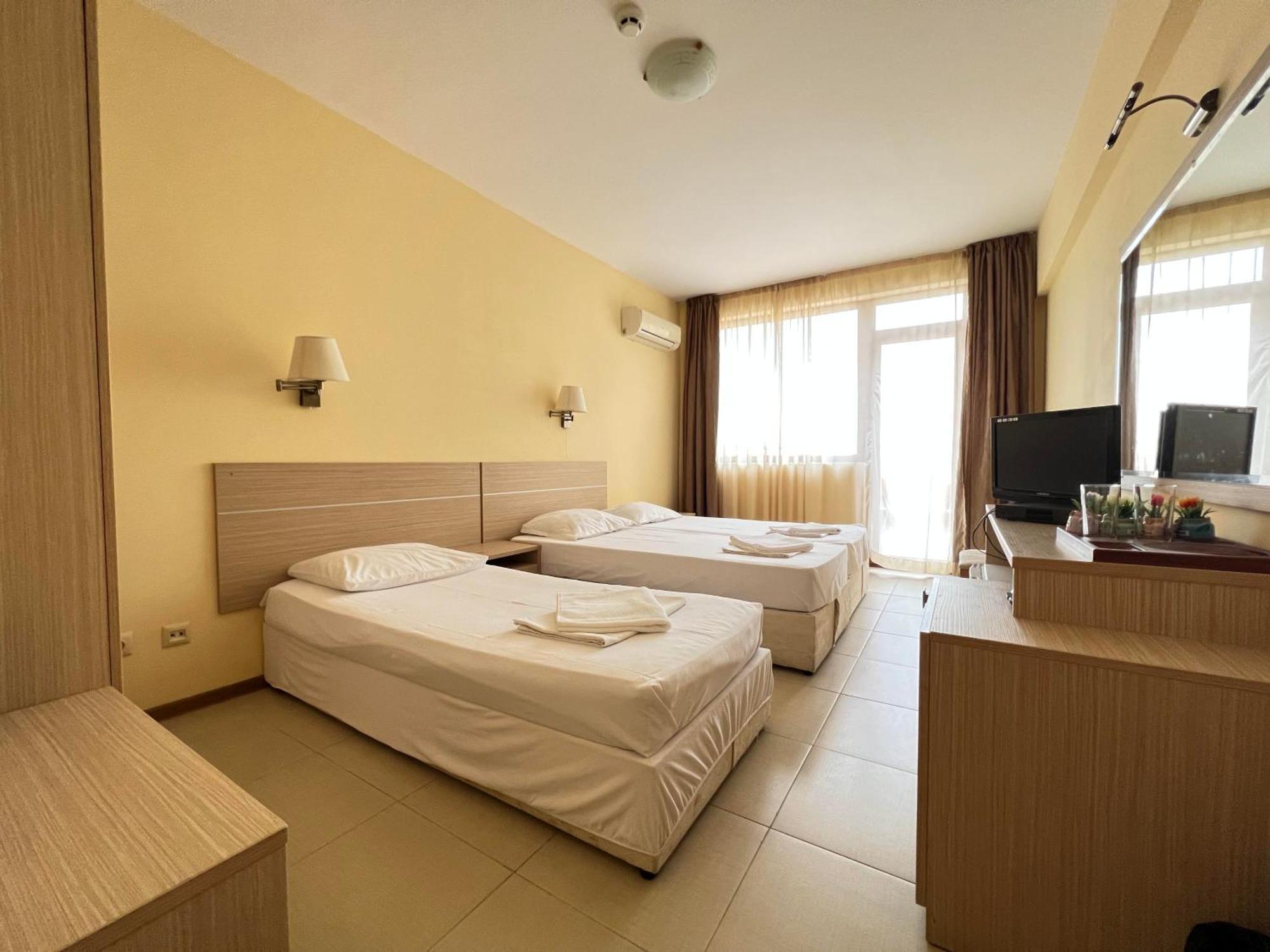 Александра Hotel สวิติ วลัส ภายนอก รูปภาพ