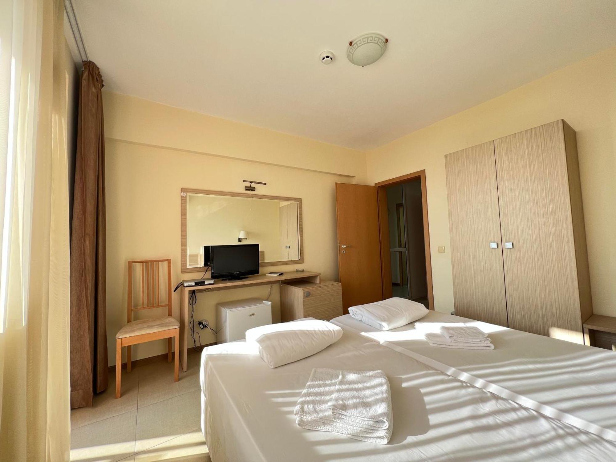 Александра Hotel สวิติ วลัส ภายนอก รูปภาพ